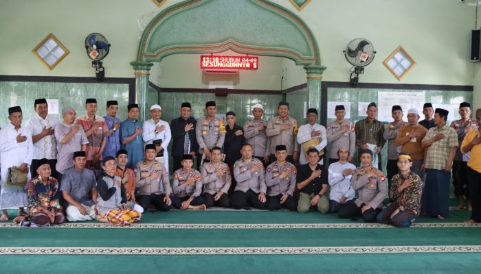 Kapolres Soppeng kembali MElakukan Safati Jumat di Masjdi jabal Thursina Tompo Tobani