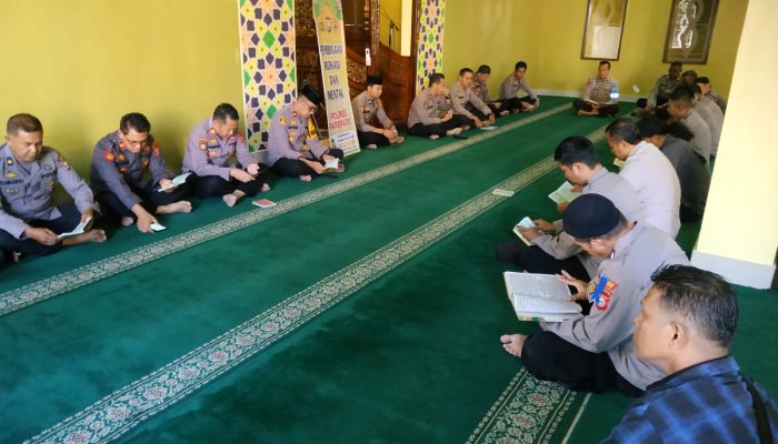 Bina Rohani dan Mental, Personil Polres Parepare Lakukan Yasinan Secara Berjamaah