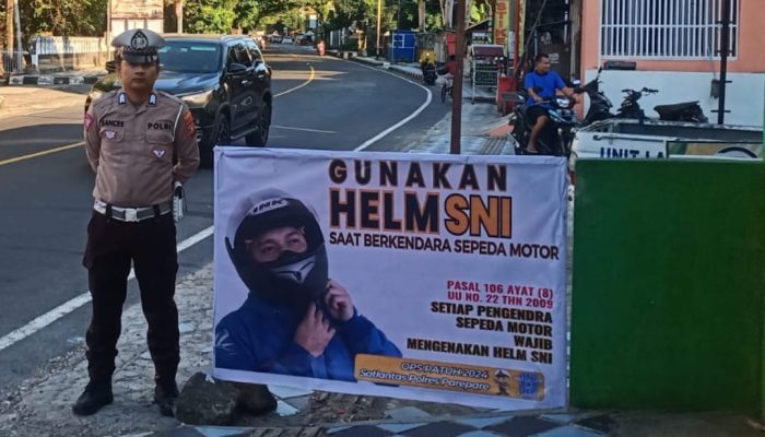 Maksimalkan Himbauan Tertib Berlalu Lintas, Sat Lantas Polres Parepare Sebar Papan Bicara Disejumlah Ruas Jalan