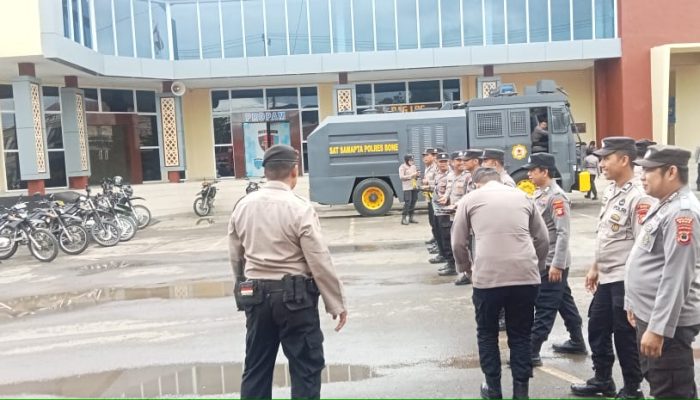 Tingkatkan Kemampuan Fisik, Keterampilan dan Kesiapsiagaan Personel, Kasat Samapta Polres Bone Gelar Latihan Dalmas