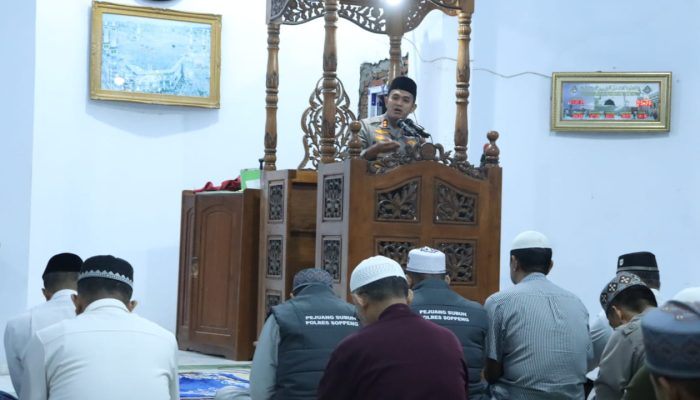 Kapolres Soppeng Kembali Melaksanakan Safari Shalat Subuh di Masjid Nurul Mubyin
