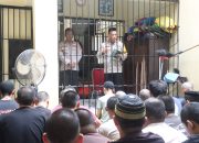 Kegiatan Binrohtal Tahanan Di Rutan Polres Wajo: Bagi Al Qur’an dan Tasbih Serta Pencerahan Spiritual Untuk Pembinaan Diri