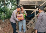 Datang Membawa Harapan, Polsek Pitu Riase Sidrap Turun Tangan Membantu Warga Kurang Mampu