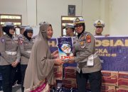 Bulan Bakti Menuju HUT Lalu Lintas Bhayangkara Ke 69, Sat Lantas Polres Parepare Berbagi Paket Sembako Kepada Anak Yatim Piatu