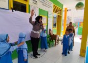 Program Polisi Sahabat Anak, Satlantas Polres Majene Edukasi Tertib Berlalu Lintas di TK Aisyiyah Fastabaqul Khaerat