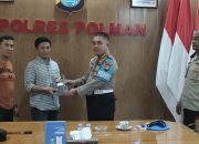 Kapolda Sulbar dan Kabid Propam Serahkan santunan Pada Keluarga Tahanan Polres Polman Yang Tewas