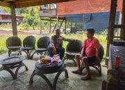 Kapolsek Pitumpanua Polres Wajo Sambangi Warga Desa Perbatasan Kabupaten Jelang Pilkada