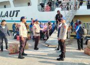 Satpolair Polres Majene Kawal Pemberangkatan Kapal KM. Sabuk Nusantara 93 Perintis