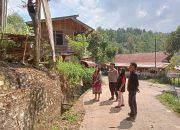 Polres Tator Lakukan Pendampingan Pembersihan Alat Peraga Sosialisasi