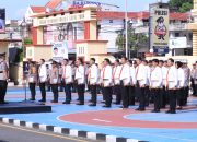 Apel Jam Pimpinan, Kapolres Sidrap Serahkan Penghargaan Kapolda Sulsel Ke Anggota