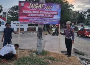 Satlantas Polres Bone Pasang Spanduk Imbauan Di Titik Rawan Laka Lantas