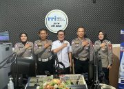 Melalui Siaran Radio, Satlantas Polres Bone Berikan Imbauan Keselamatan Lalu Lintas