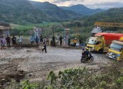 Pasca Penutupan Jalan di Tompo Ladang, Polisi Terus Lakukan Pengaturan