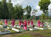 Rangkaian Peringatan HKGB Ke-72, Bhayangkari Cabang Toraja Utara Gelar Ziarah dan Tabur Bunga di TMP Buntu Lepong