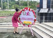 Peringati HKGB ke-72, Bhayangkari Sidrap Tabur Bunga di Taman Makam Pahlawan