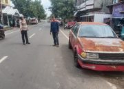 Temukan Kendaraan Tidak Layak Pakai Parkir Dibadan Jalan, Petugas Sat Lantas Polres Parepare Minta Pemiliknya Pindahkan