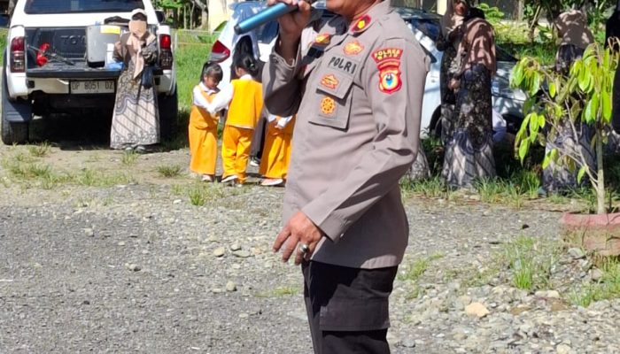Hari Santri Nasional Polsek Pitumpanua Polres Wajo di Kunjungi Santri /Santriwati Ponpes Al Mubarak DDI Tobarakka