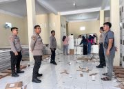 Personel Polres Majene Laksanakan Pengamanan Perakitan Kotak Suara di Gudang KPU Majene