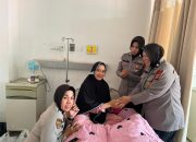 Polwan Polres Gowa Besuk Rekan yang Sedang Sakit di Rumah Sakit Bhayangkara Makassar