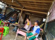 Bhabinkamtibmas Di Maros Door To Door Ajak Warga Wujudkan Pilkada Damai