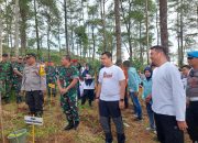 Peringati Hari Jadi Gowa Ke-704, Kapolres Gowa Hadiri Kegiatan Penanaman Pohon di Lahan Kritis