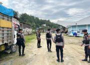 Sat Samapta Polres Mamasa Laksanakan Patroli Jalan Kaki untuk Jaga Kamtibmas di Wilayah Hukum Polres Mamasa