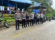 Personil Polres Mamasa Laksanakan Pengamanan Kampanye Tatap Muka Pasangan Calon Bupati dan Calon Wakil Bupati Mamasa di Desa Balabatu