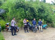 Personil Polres Mamasa Laksanakan Pengamanan Kampanye Dialogis Pasangan Calon Bupati dan Wakil Bupati Mamasa di Desa Orobua
