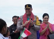 Kunjungan ke Pulau Ambo, Kapolda Sulbar dan Ketua Bhayangkari Berbagi Kebahagian