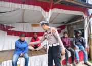 Personil Sat Lantas Polres Mamasa Melaksanakan Kegiatan Patroli Jalan Kaki untu Memberikan Pelayanan Prima Kepada Masyarakat