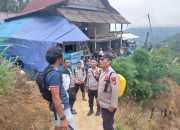 Personil Polsek Mambi Polres Mamasa Laksanakan Pengamanan Kampanye Tatap Muka Calon Bupati di Dusun Balatana