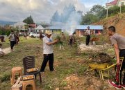 Dalam Rangka Dukung Ketabanan Pangan Polres Mamasa Gotong Royong Melaksanakan Pembersihan Lahan