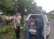 Personil Polsek Keera Polres Wajo Melayat dan Menyerahkan Bantuan Kepada Korban Kebakaran di Desa Paojepe