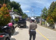 Patroli Jalan Kaki Sat Lantas Polres Mamasa Untuk Menjaga Kelancaran Lalu Lintas dan Keamanan Wilayah Hukum Polres Mamasa