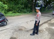 Cegah Kecelakaan, Satlantas Polres Bone Survey Jalan Rusak Dan Berlubang