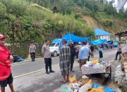 Personel Polres Mamasa Gelar Cipta Kondisi Pasca Pilkada Serentak 2024 di Desa Lambanan