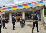 Sat Samapta Polres Mamasa Laksnakan Patroli Jalan Kaki untuk Jaga Kondusivitas Wilayah Hukum Polres Mamasa