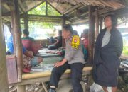 Jaga Kamtibmas Jelang Nataru, Bhabinkamtibmas Sambangi Warganya