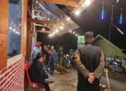 Personel Polsek Mamasa Kawal Keamanan Event Tahunan Kampung Wisata Desa Tondokbakaru