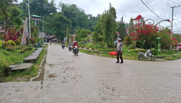 Satlantas Polres Mamasa Gelar Pengaturan Lalu Lintas Pagi untuk Kelancaran dan Keamanan Masyarakat