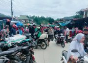 Personel Polsek Aralle Polres Mamasa Laksanakan Pengaturan Lalu Lintas dan Pengamanan Pasar Tradisional Aralle