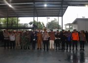 Pj. Bupati bersama Kapolres Bone Pimpin Apel Gelar Pasukan Operasi Lilin Dalam Rangka Pam Natal dan Tahun Baru