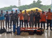 Gelar Apel Siaga Bencana, Kapolres Maros Bersama Danbrigif Kostrad Cek Kesiapan Peralatan SAR BPBD Maros