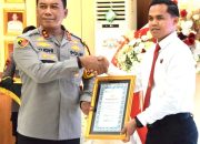 Kapolres Bone Terima Kunjungan Kerja Kapolda Sulsel Sekaligus Pemberian Penghargaan ke Personel