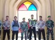 Personel Polres Mamasa Laksanakan Pengamanan Ibadah Misa Malam Natal di Gereja Katolik Santo Petrus Mamasa