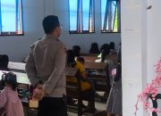 Pastikan Natal Aman. Personel Polres Mamasa Lakukan Pengamanan di Gereja