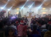 Personel Polsek Mamasa Laksanakan Pengamanan Ibadah Perayaan Natal 2024 di Gereja Toraja Mamasa Jemaat Immanuel Pembu Desa Lambanan