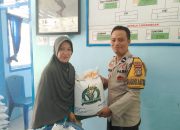 Pastikan Tepat Sasaran, Bhabinkamtibmas Polres Majene Lakukan Pemantauan Penyaluran Bantuan Pangan CBP 2024