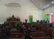 Personel Polsek Aralle Polres Mamasa Amankan Ibadah Minggu di Gereja GTM Jemaat Elim Salutambun