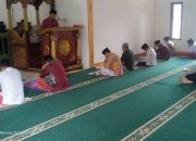Personel Polsek Aralle Laksanakan Pengamanan Pelaksanaan Sholat Jum’at di Masjid Ta’mirul Baitang